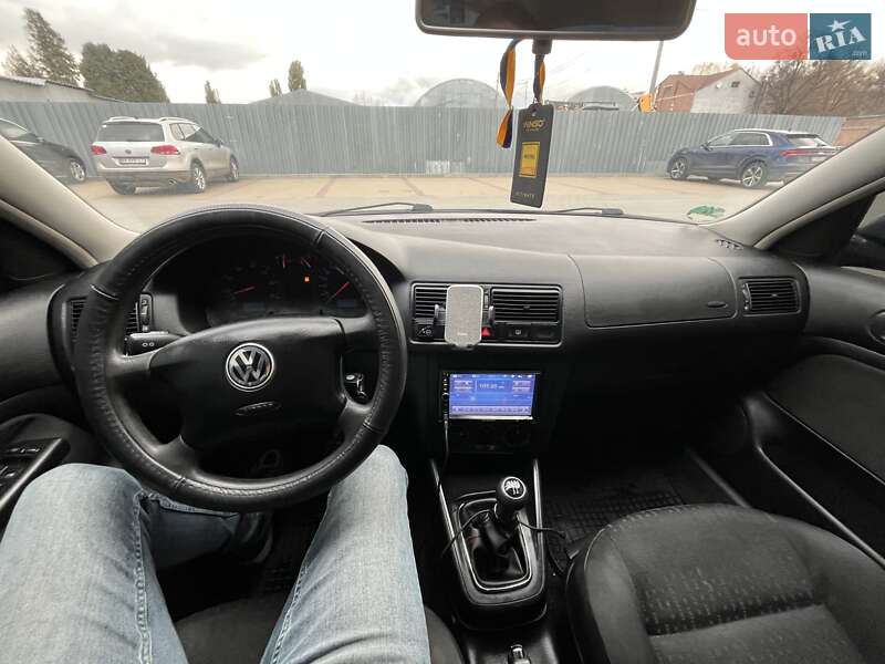 Хетчбек Volkswagen Golf 2001 в Хмельницькому