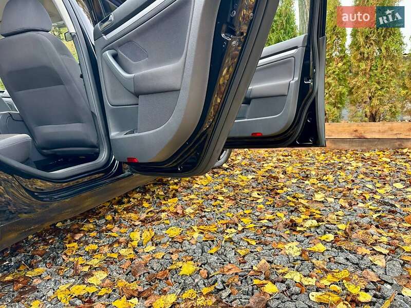 Хетчбек Volkswagen Golf 2008 в Полтаві