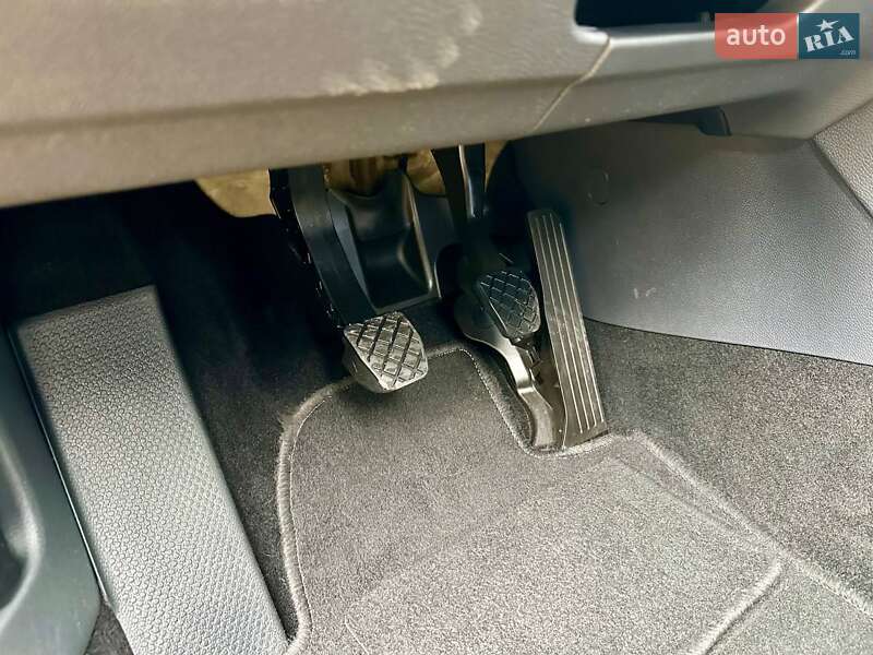 Хетчбек Volkswagen Golf 2008 в Полтаві