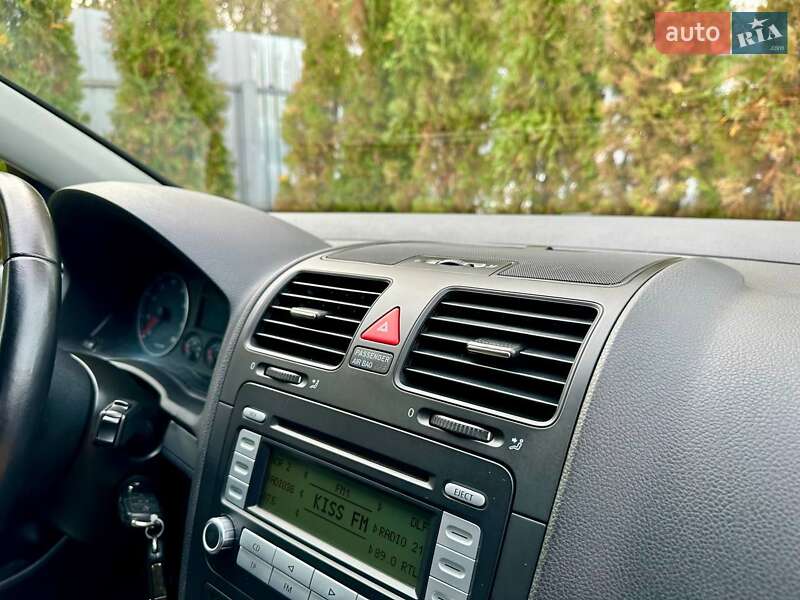 Хетчбек Volkswagen Golf 2008 в Полтаві