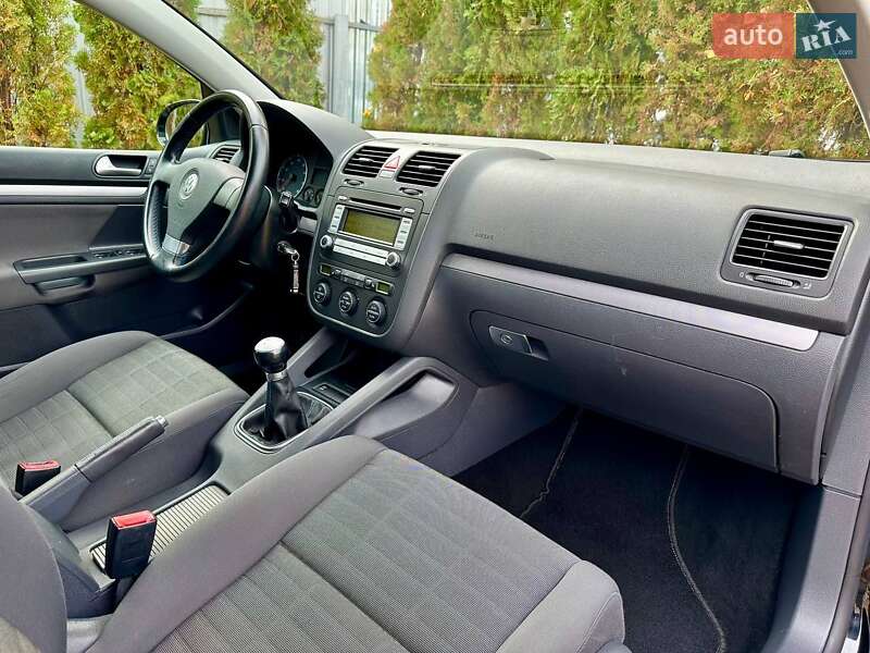 Хетчбек Volkswagen Golf 2008 в Полтаві