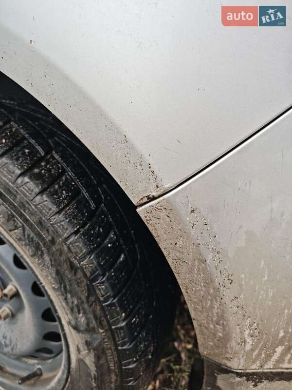 Хэтчбек Volkswagen Golf 2004 в Гадяче