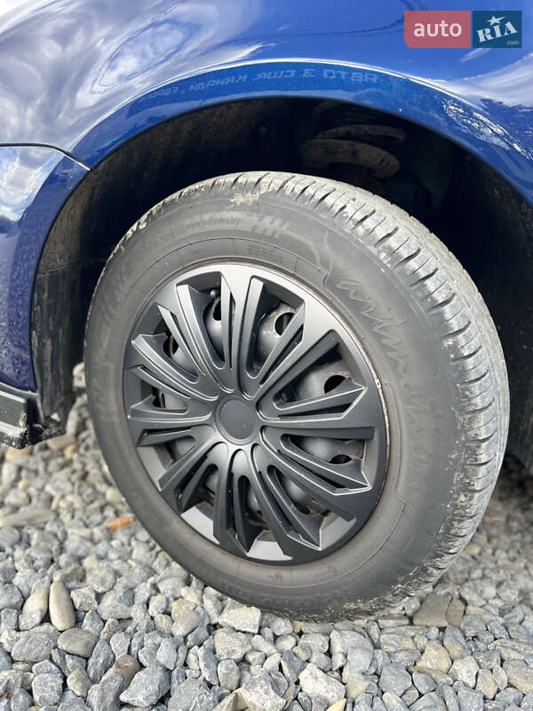 Хетчбек Volkswagen Golf 2008 в Чернівцях