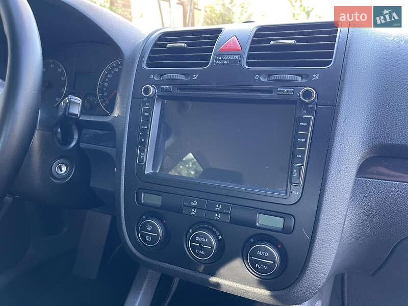 Хэтчбек Volkswagen Golf 2007 в Киеве