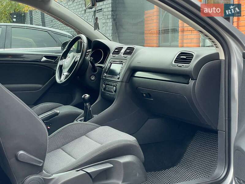 Хетчбек Volkswagen Golf 2011 в Миколаєві