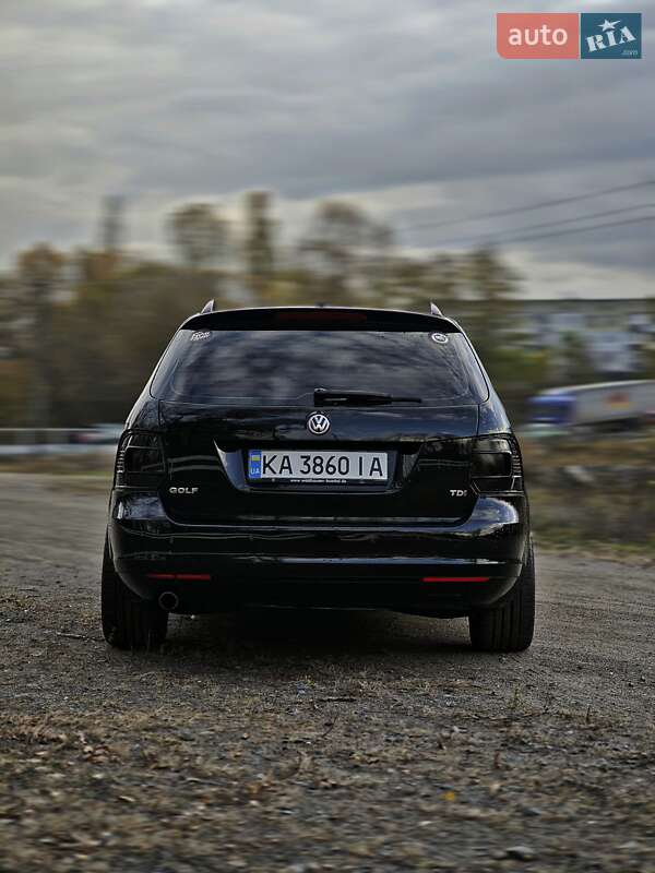 Универсал Volkswagen Golf 2011 в Вишневом