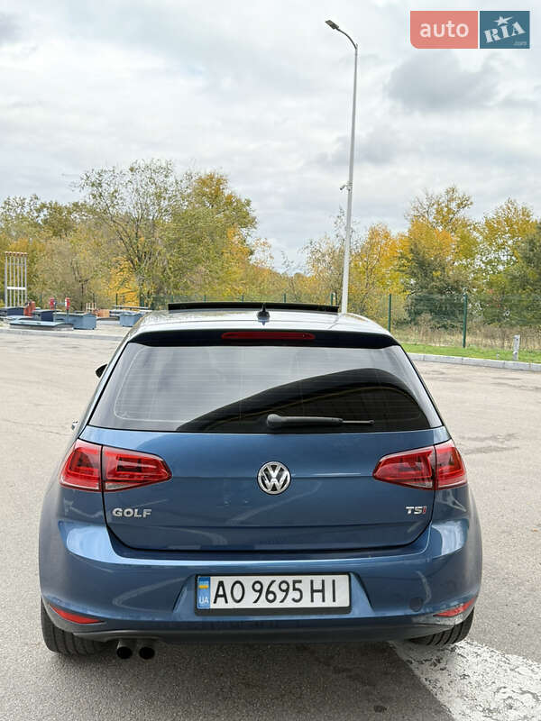 Хетчбек Volkswagen Golf 2017 в Дніпрі