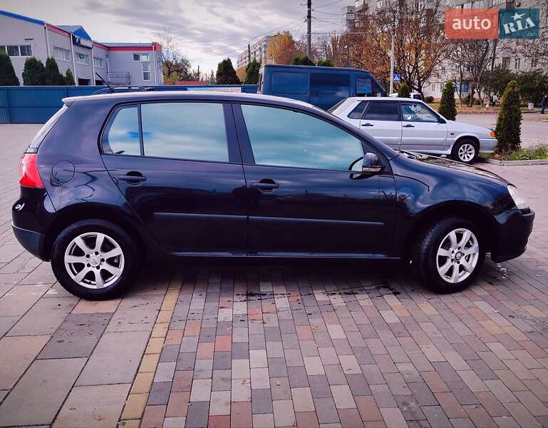 Хэтчбек Volkswagen Golf 2006 в Белой Церкви