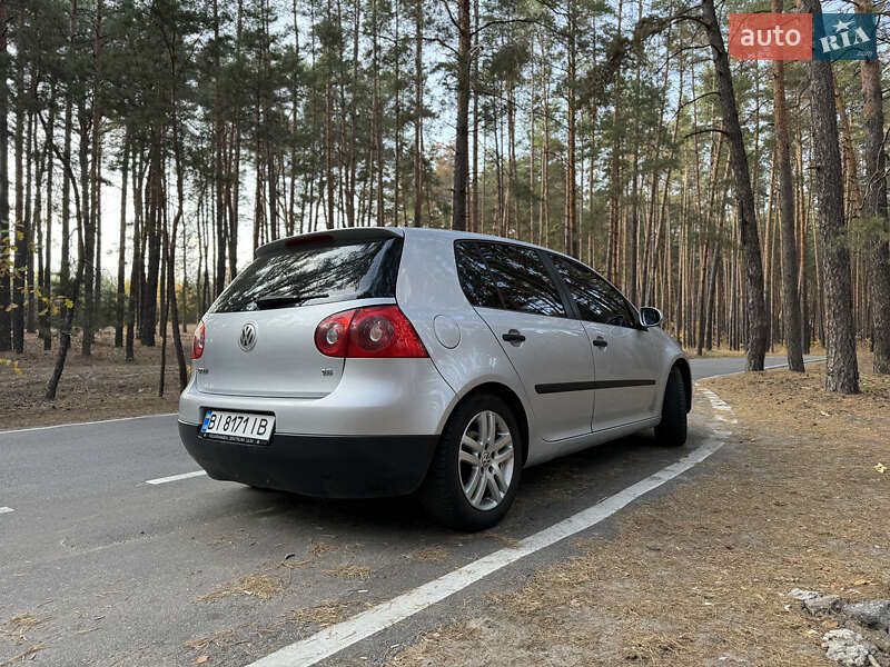 Хетчбек Volkswagen Golf 2004 в Полтаві