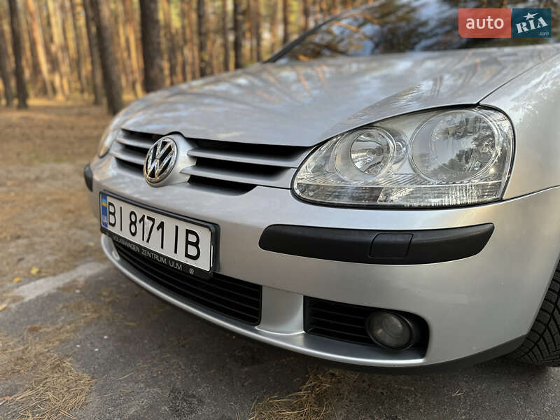 Хетчбек Volkswagen Golf 2004 в Полтаві