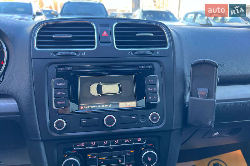 Універсал Volkswagen Golf 2012 в Івано-Франківську