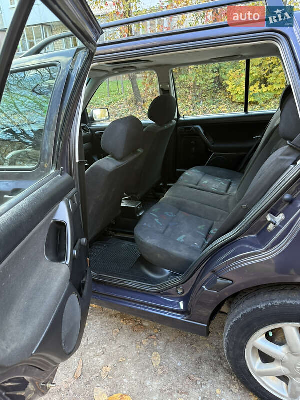 Універсал Volkswagen Golf 1995 в Чернівцях