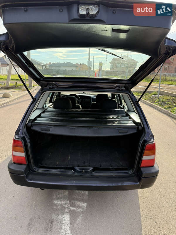Універсал Volkswagen Golf 1995 в Чернівцях