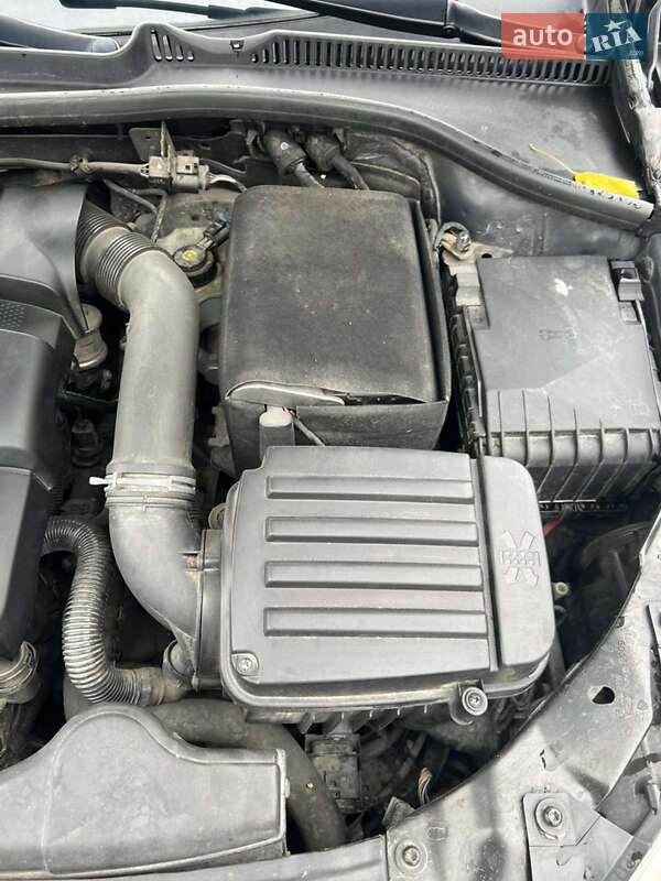 Універсал Volkswagen Golf 2009 в Звягелі