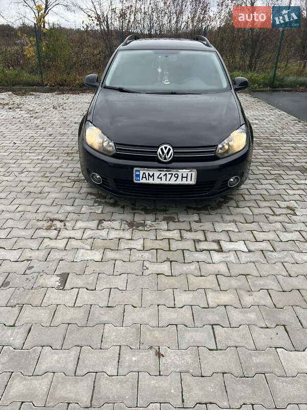 Універсал Volkswagen Golf 2009 в Звягелі