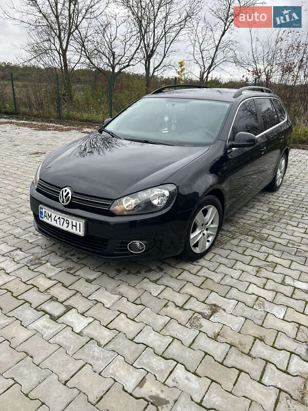 Універсал Volkswagen Golf 2009 в Звягелі