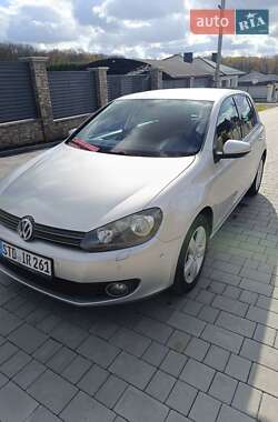 Хэтчбек Volkswagen Golf 2010 в Хмельницком