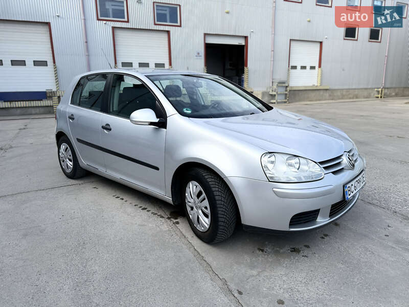 Хетчбек Volkswagen Golf 2005 в Львові
