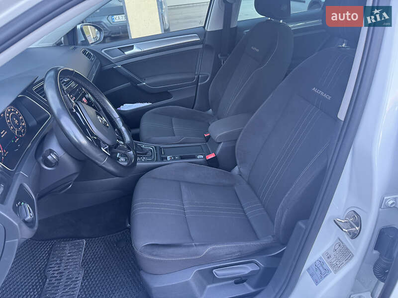 Универсал Volkswagen Golf 2017 в Киеве фото 12 Универсал Volkswagen Golf 2017 в Киеве