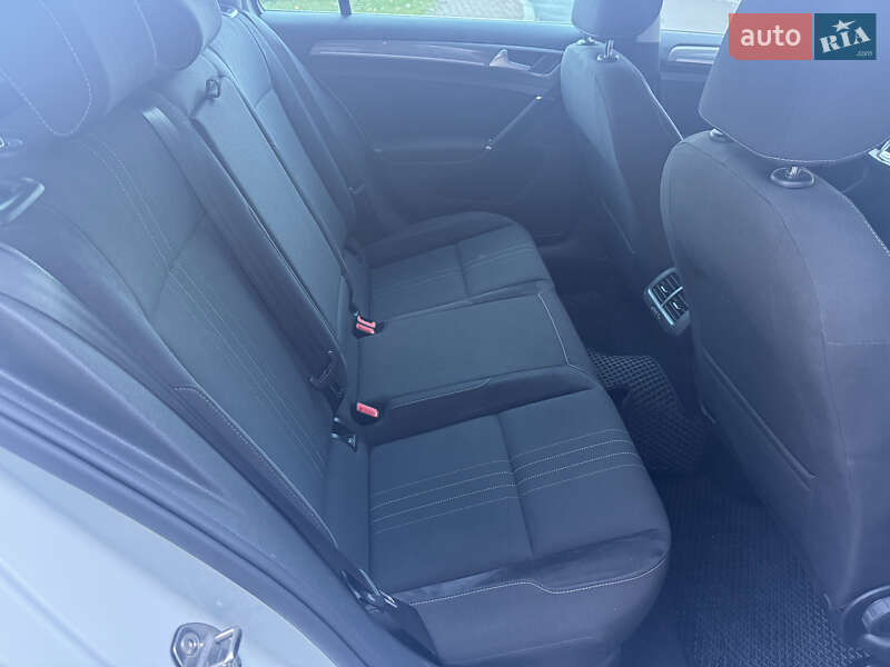 Универсал Volkswagen Golf 2017 в Киеве фото 27 Универсал Volkswagen Golf 2017 в Киеве