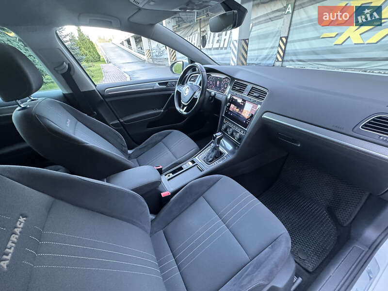 Универсал Volkswagen Golf 2017 в Киеве фото 33 Универсал Volkswagen Golf 2017 в Киеве