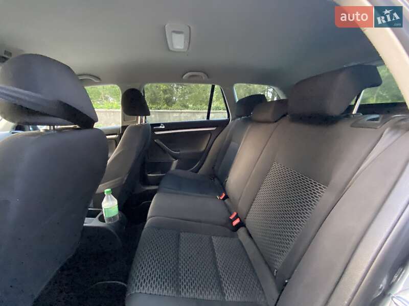 Універсал Volkswagen Golf 2010 в Хмельницькому