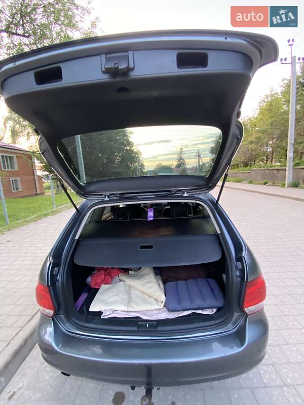 Універсал Volkswagen Golf 2010 в Хмельницькому