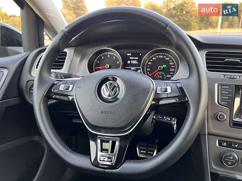 Хетчбек Volkswagen Golf 2013 в Києві