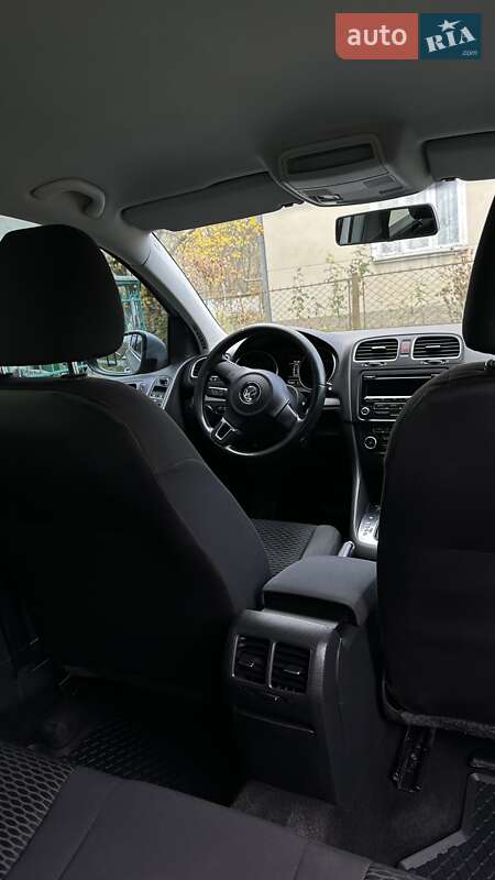 Хетчбек Volkswagen Golf 2011 в Дрогобичі