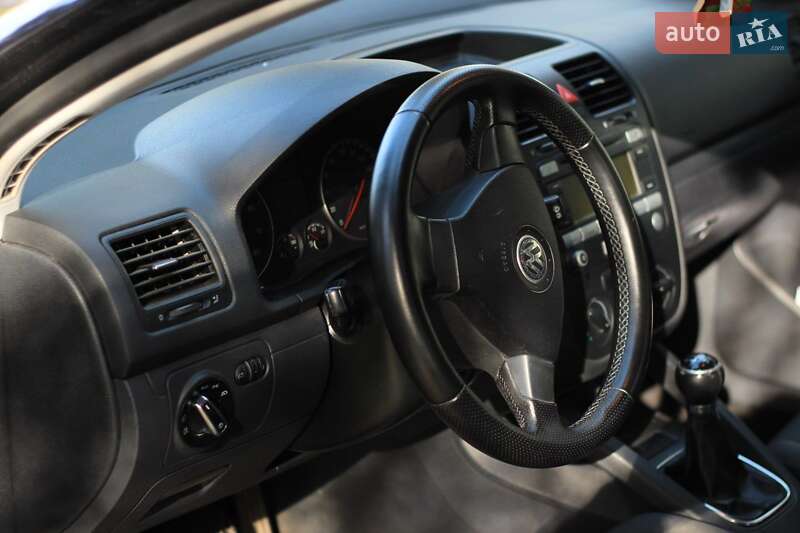 Хетчбек Volkswagen Golf 2006 в Тульчині