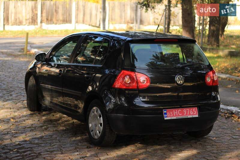 Хетчбек Volkswagen Golf 2006 в Тульчині