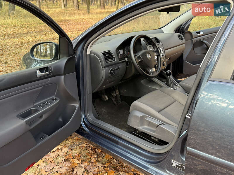 Хэтчбек Volkswagen Golf 2007 в Сумах