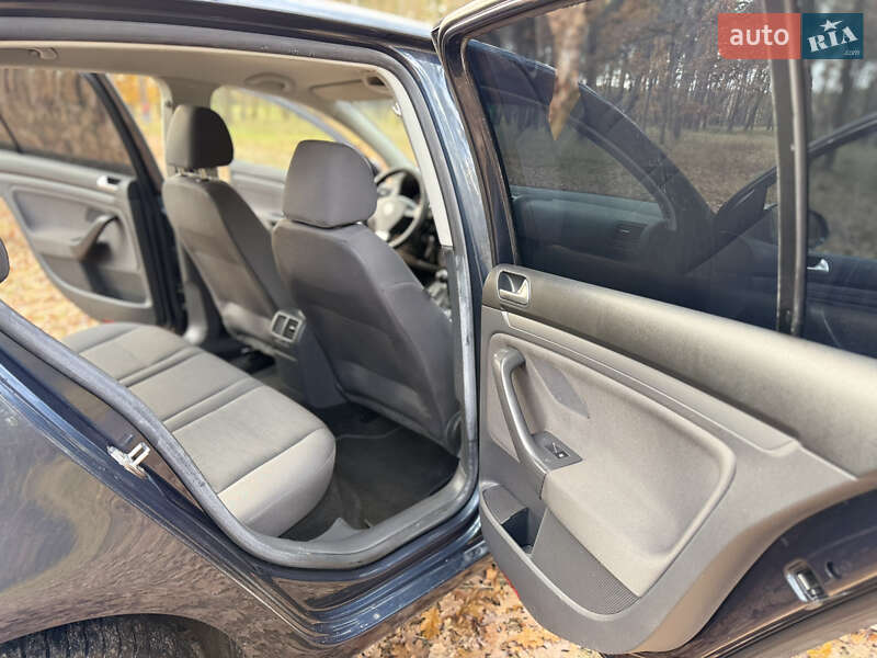 Хэтчбек Volkswagen Golf 2007 в Сумах