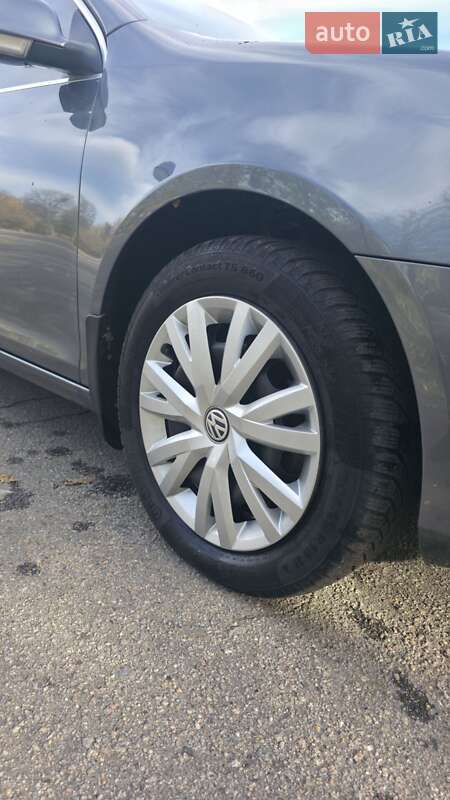 Универсал Volkswagen Golf 2011 в Умани