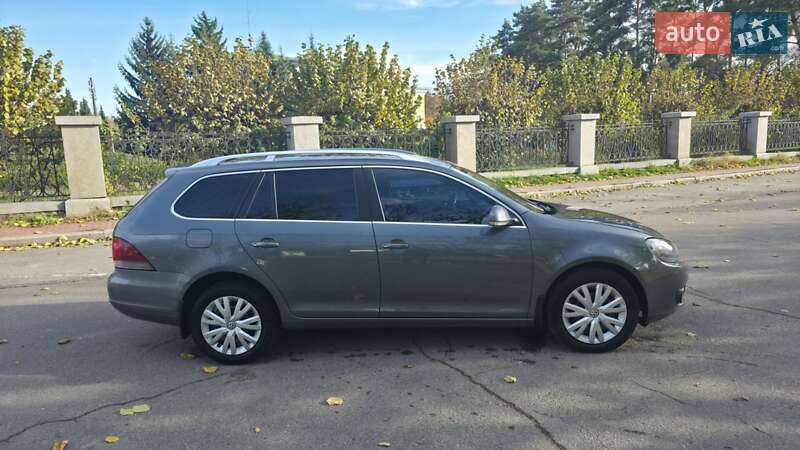 Универсал Volkswagen Golf 2011 в Умани