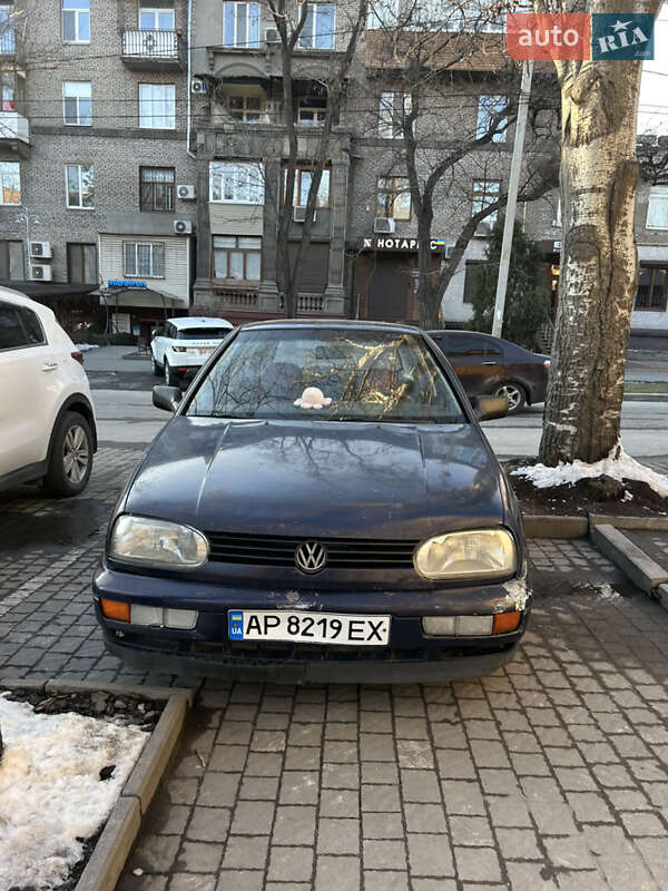 Хэтчбек Volkswagen Golf 1996 в Запорожье