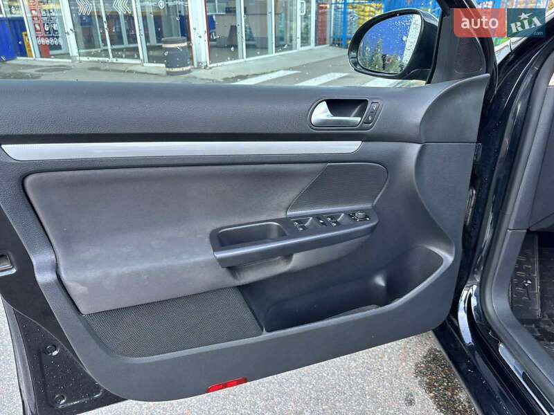 Универсал Volkswagen Golf 2013 в Киеве