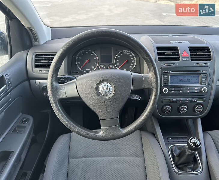 Хэтчбек Volkswagen Golf 2005 в Черкассах