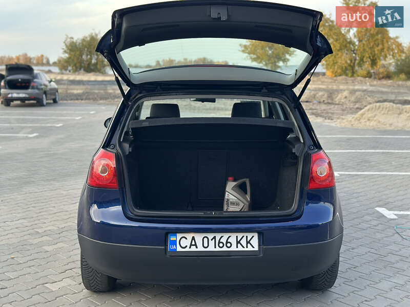 Хэтчбек Volkswagen Golf 2005 в Черкассах
