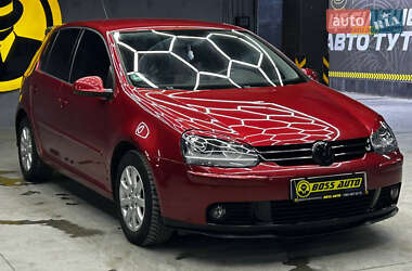 Хетчбек Volkswagen Golf 2005 в Чернівцях