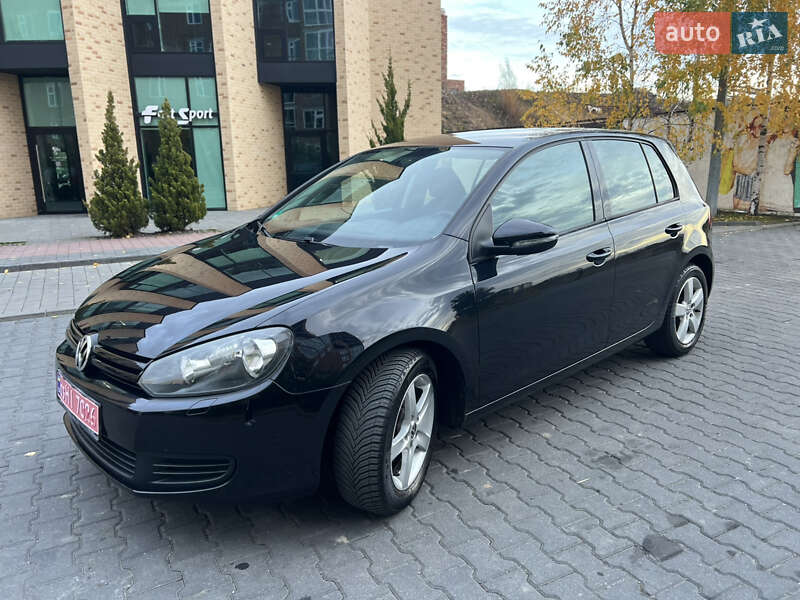 Хэтчбек Volkswagen Golf 2009 в Хмельницком