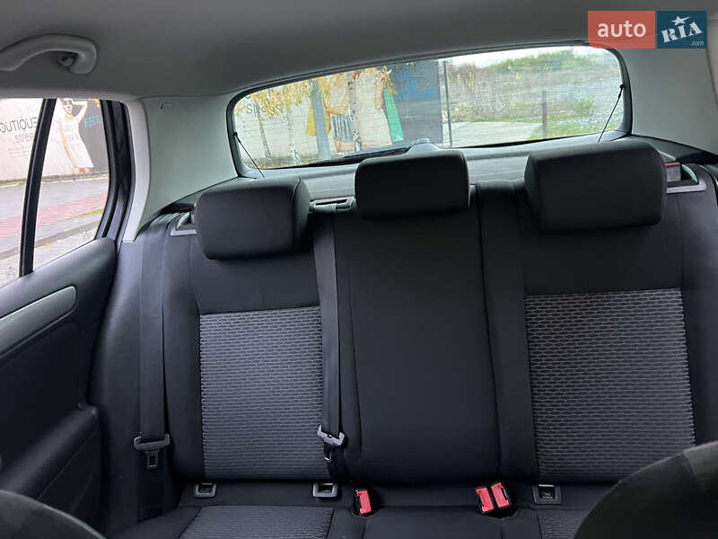 Хэтчбек Volkswagen Golf 2009 в Хмельницком