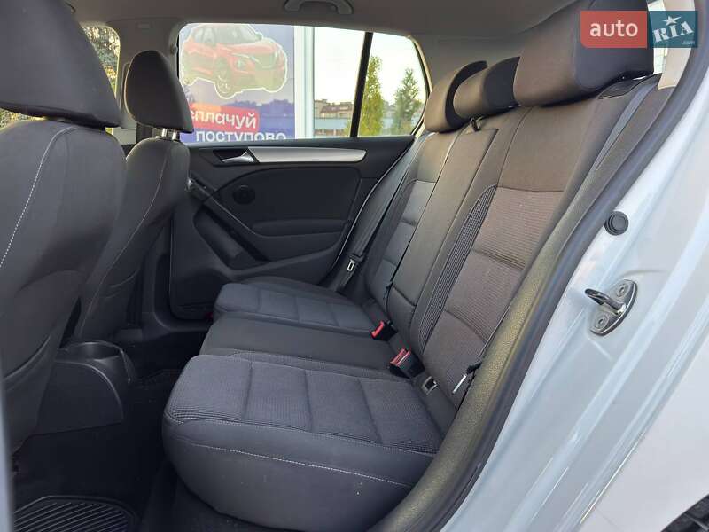 Хетчбек Volkswagen Golf 2012 в Львові