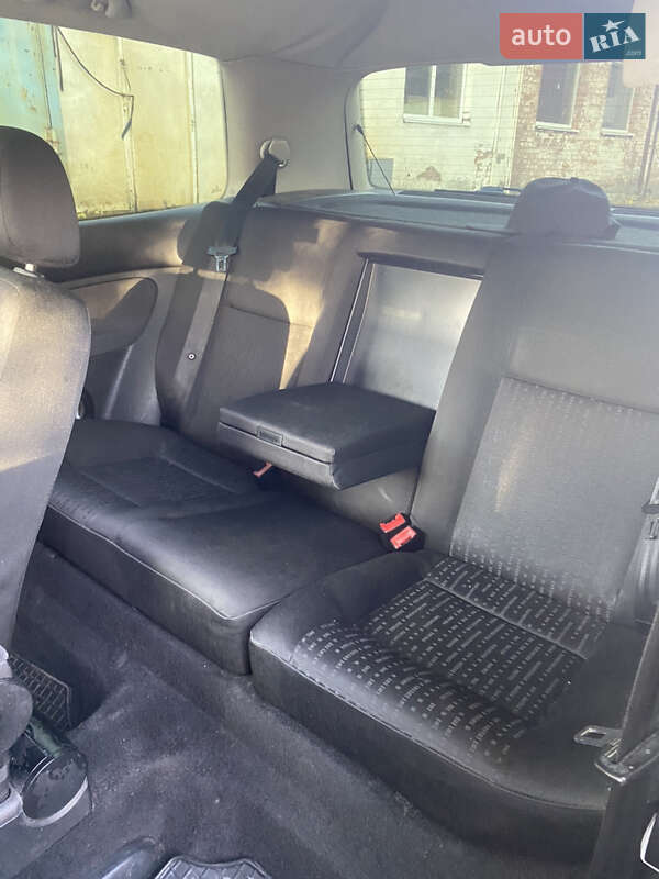 Хетчбек Volkswagen Golf 2001 в Полтаві