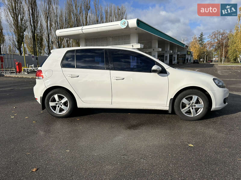 Хэтчбек Volkswagen Golf 2012 в Киеве