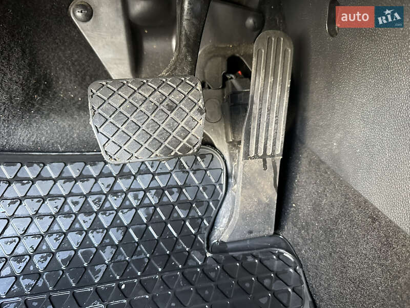 Хэтчбек Volkswagen Golf 2012 в Киеве