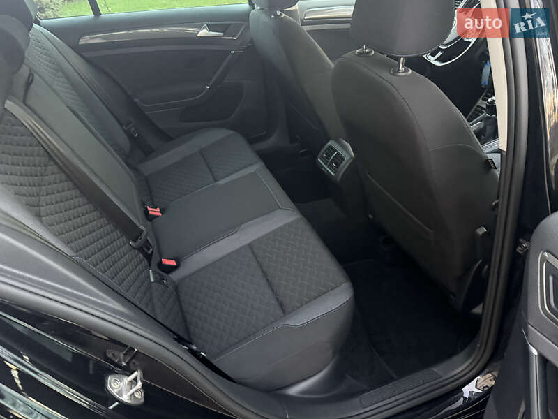 Універсал Volkswagen Golf 2018 в Стрию фото 32 Універсал Volkswagen Golf 2018 в Стрию