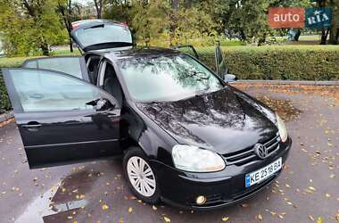 Хетчбек Volkswagen Golf 2005 в Кам'янському