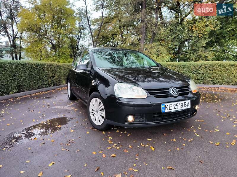 Хэтчбек Volkswagen Golf 2005 в Каменском