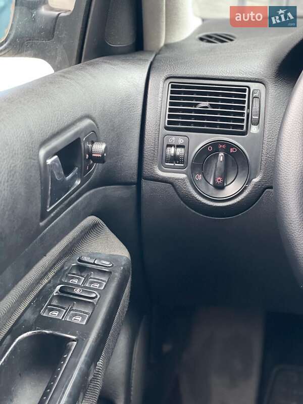 Хетчбек Volkswagen Golf 2000 в Стрию фото 28 Хетчбек Volkswagen Golf 2000 в Стрию